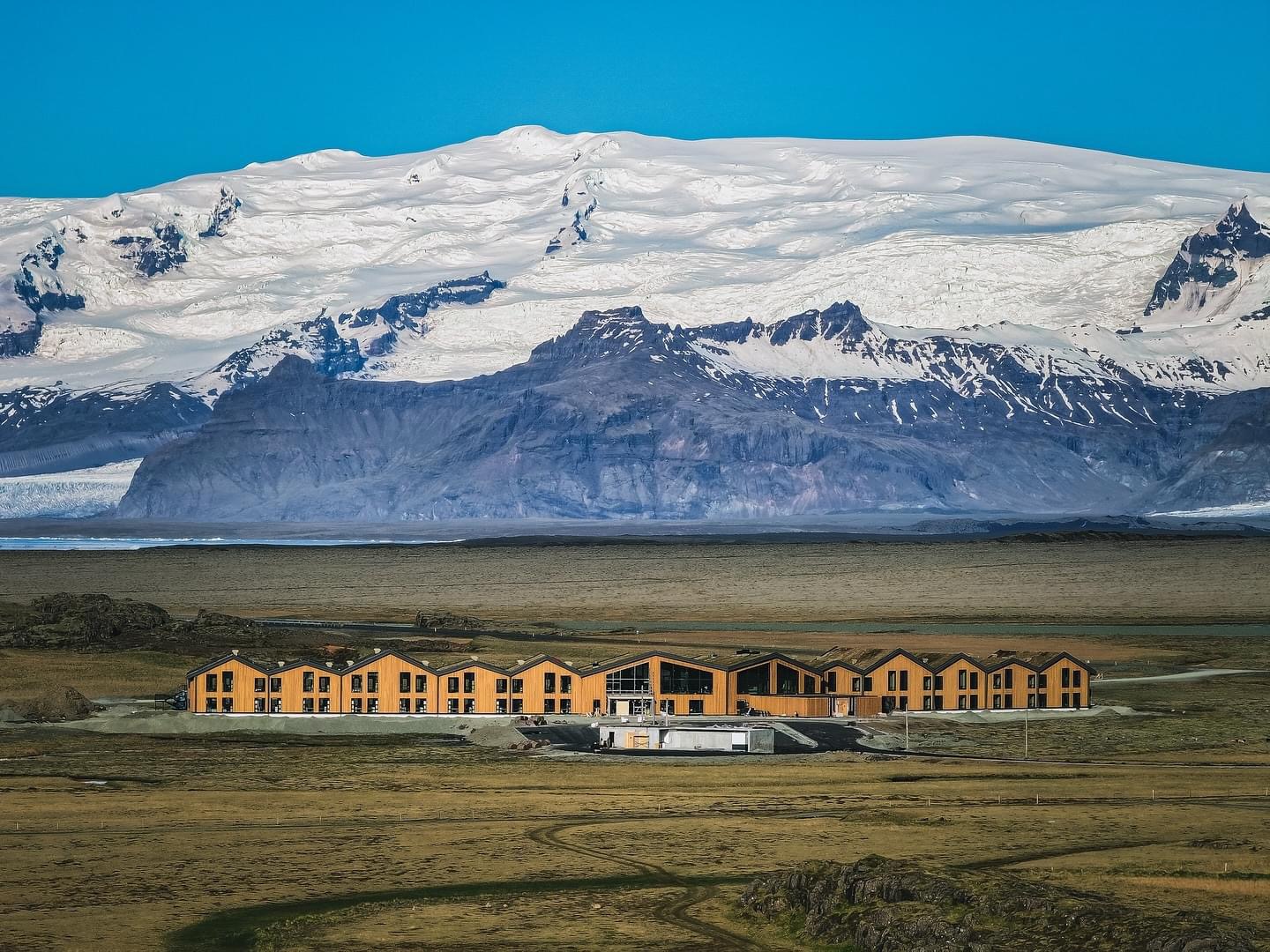 Hótel Jökulsárlón að kvöldi til á framkvæmdatíma